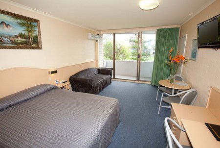 Palm Court Motor Inn - Darwin Tourism 1