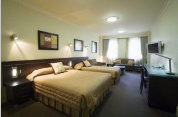 Hyde Park Inn - Darwin Tourism 0