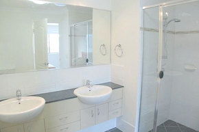 Coolum Villas - Darwin Tourism 5