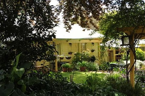 Bendigo Cottages - Darwin Tourism 1