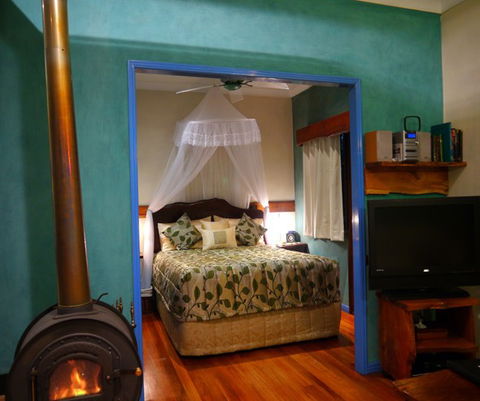 Lillypillys Cottages & Day Spa - Darwin Tourism 1