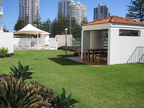 Golden Sands Holiday Apartments - Darwin Tourism 5