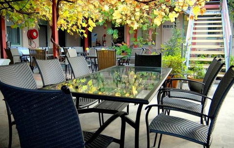 Abernethy Guesthouse - Darwin Tourism 5