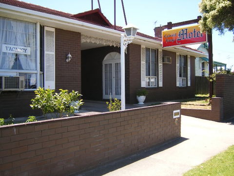 Colonial Lodge Motel - Darwin Tourism 0