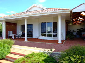 Close Encounters Bed And Breakfast - Darwin Tourism 0
