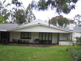 Naracoorte Cottages - Pinkerton Hill - Darwin Tourism 0