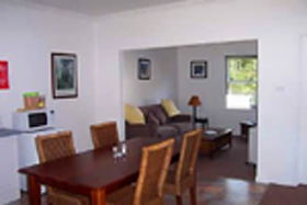 Giants' Table And Cottages - Darwin Tourism 0