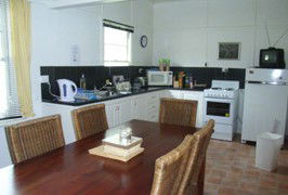 Giants' Table And Cottages - Darwin Tourism 3