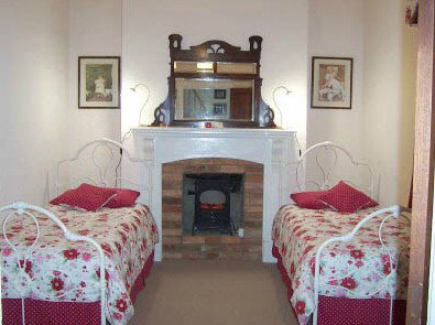 Cottage On Gunning - Darwin Tourism 2