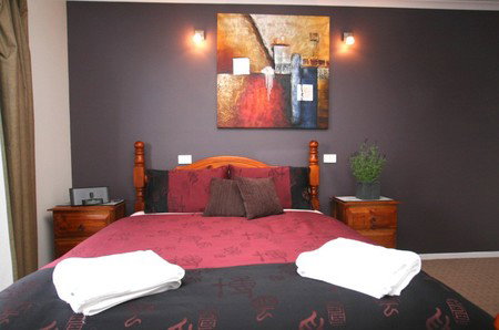 Oakley Place Townhouse - Tasmanian Short Stays - Darwin Tourism 4