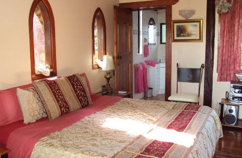 Castle On The Hill Bed And Breakfast - Darwin Tourism 4