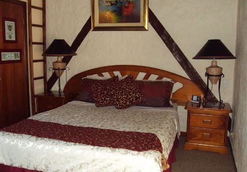 Castle On The Hill Bed And Breakfast - Darwin Tourism 5