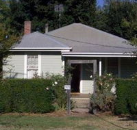 Honeysuckle Cottage Jingellic - Darwin Tourism