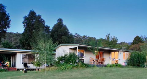Queens Cottage - Darwin Tourism 0
