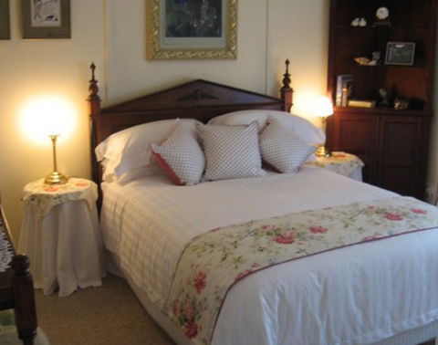 Bluebell Cottage - Darwin Tourism 1