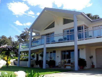 Easternview Heights Boutique Accommodation - Darwin Tourism 1