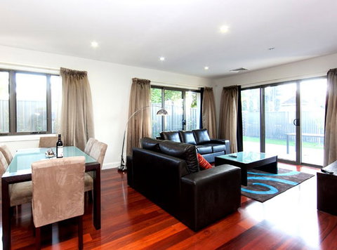 Abode Apartments Albury - Darwin Tourism 4
