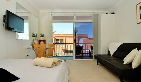 Beach Studio On Bombo - Darwin Tourism 5
