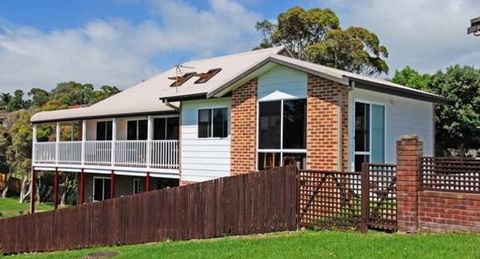 Beach House On Kendalls - Darwin Tourism 1