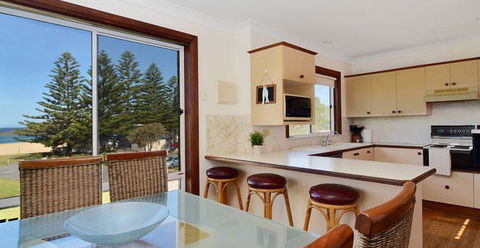Beach House On Kendalls - Darwin Tourism 4