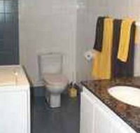 A Beach House Near Manly - Darwin Tourism