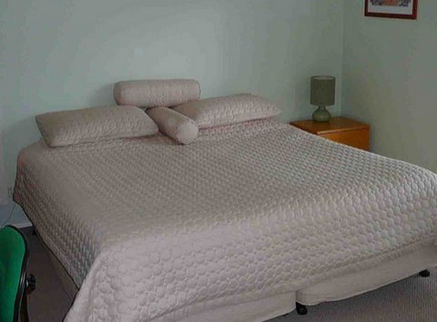 A Beach House Near Manly Two - Darwin Tourism 3
