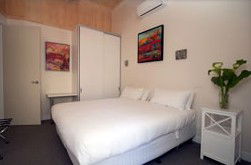 A Colourcity Apartments - Darwin Tourism 3