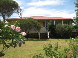 Hope Cottage Country Retreat At Assmanshausen Winery - Darwin Tourism 4