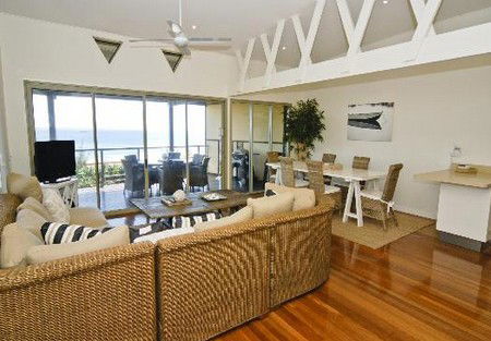 Claytons On Cylinder Beach Front Apartments - Darwin Tourism 1