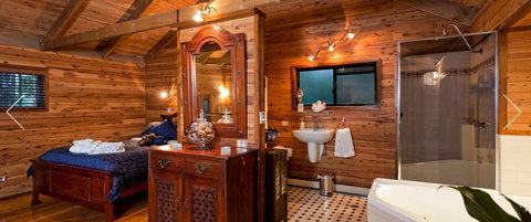 The Mouses House - Rainforest Retreat - Darwin Tourism 1
