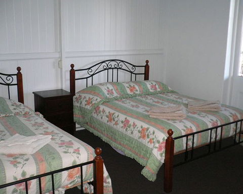Carrollee Hotel - Darwin Tourism 0