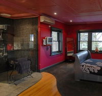 Oakdene Vineyards Guesthouse - Darwin Tourism