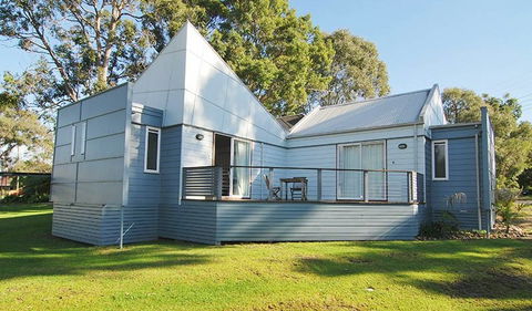 Huskisson Holiday Cabins - Darwin Tourism 1