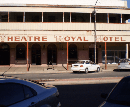 Theatre Royal Hotel - Darwin Tourism