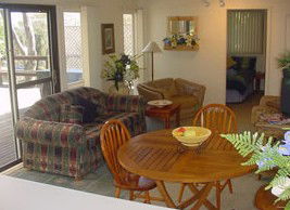 Lakeview Cottage - Darwin Tourism 5