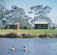Compass Country Cabins - Darwin Tourism