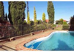 Newcastle Heights Motel - Darwin Tourism 0