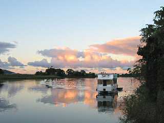 Tweed River Houseboats - Darwin Tourism 0