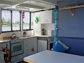 Tweed River Houseboats - Darwin Tourism 1