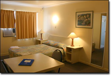 Earls Court Motor Inn - Darwin Tourism 2