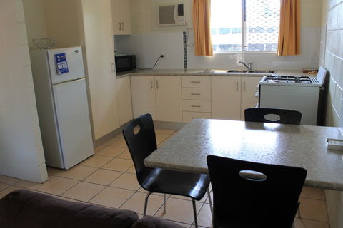 Oasis Inn Holiday Apartments - Darwin Tourism 5