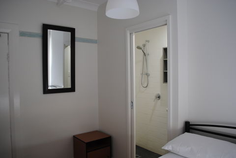 Highfield Private Hotel - Darwin Tourism 0