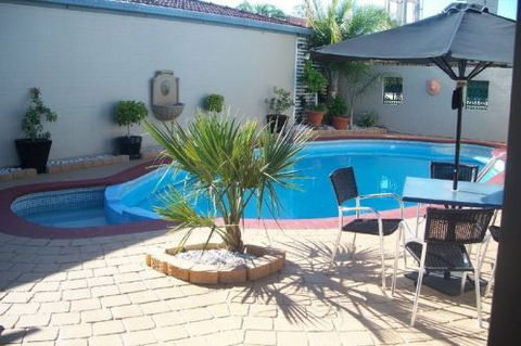 The Town House Motor Inn - Sundowner Goondiwindi - Darwin Tourism 1
