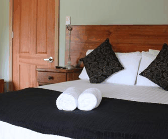 Tullah Lakeside Chalets - Darwin Tourism