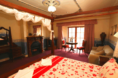 Hatchers Manor - Darwin Tourism 1