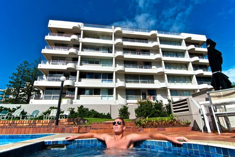 SURFERS CHALET HOLIDAY APARTMENTS - Darwin Tourism 0