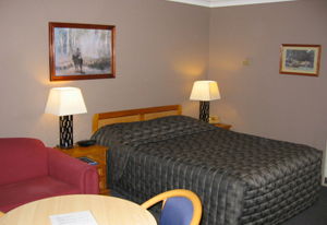 Highlands Motor Inn - Darwin Tourism 0