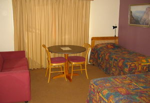 Highlands Motor Inn - Darwin Tourism 2