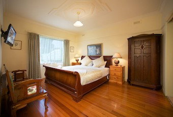 Nazaaray Beach House - Darwin Tourism 0