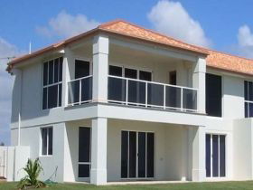Bargara Beach Oceanfront Holiday Home - Darwin Tourism 0